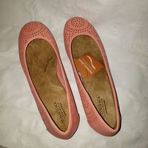 Sonoma Memory Foam Flats Brand New